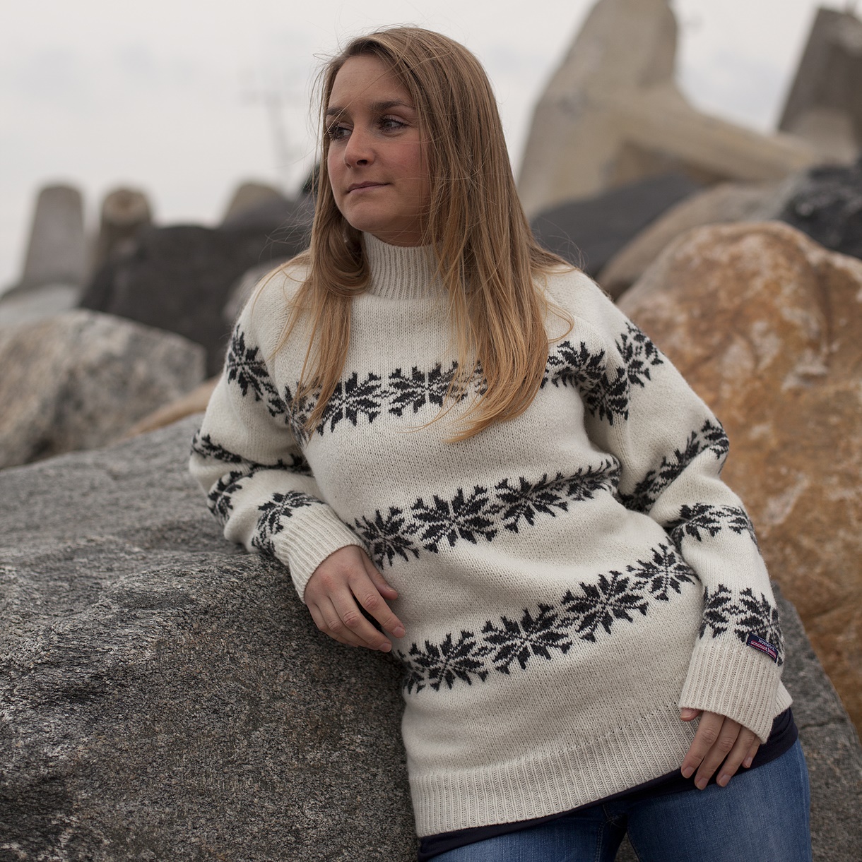Billede af Blød islænder sweater i originalt mønster af 100% uld XXL = EU dame str. 46