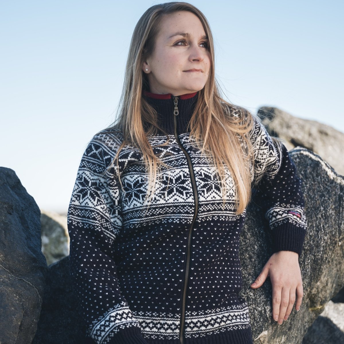 Norsk strik cardigan af 100% ren uld i flot design - Norske & strikcardigan - Uldhuset