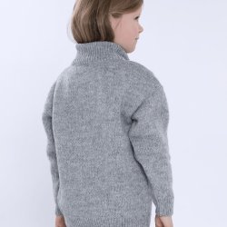 Sd og flot brne striktrje i 100% ren ny uld.