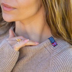 Klassisk beige - JURMO striktrje i 100 % uld til kvinder - Fra WOOLWEAR of Scandinavia