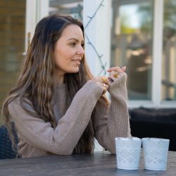 Klassisk beige - JURMO striktrje i 100 % uld til kvinder - Fra WOOLWEAR of Scandinavia