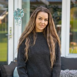 Klassisk koksgr JURMO striktrje i 100% uld til kvinder - Fra WOOLWEAR of Scandinavia