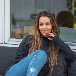 Klassisk koksgr JURMO striktrje i 100% uld til kvinder - Fra WOOLWEAR of Scandinavia