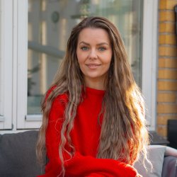 Lkker rd JURMO striktrje i 100% uld til kvinder - Fra WOOLWEAR of Scandinavia