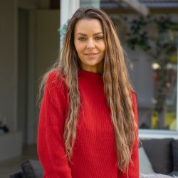 Lkker rd JURMO striktrje i 100% uld til kvinder - Fra WOOLWEAR of Scandinavia