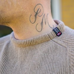 Klassisk beige - JURMO striktrje i 100% uld til mnd - Fra WOOLWEAR of Scandinavia