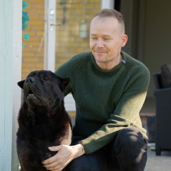 Pine-green JURMO striktrje i 100% uld til manden - Fra WOOLWEAR of Scandinavia