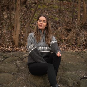 Flot varm uldtrje i originalt norsk design i 100% ren uld til kvinder 