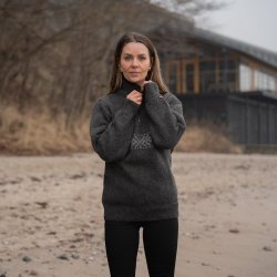 Klassisk Norsk uldtrje i koks, med klassisk lys mnster, til kvinder