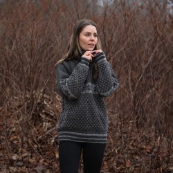 Smart norsk uldstrik med lynls i halsen til kvinder 