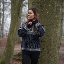 Striktrje fra Norwool i ren uld, med klassisk is stjerne mnster til kvinder 