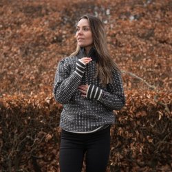 Striktrje med originalt Islandsk mnster af 100 % ren uld til kvinder