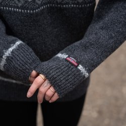 Uldsweater fra Norwool i koks med flot mnster til kvinder 