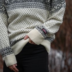 Uldtrje af ren uld med klassisk telemarksmnster til kvinder