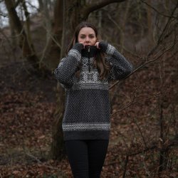 Varm uldtrje i flot norwool design i 100% ren uld til kvinder