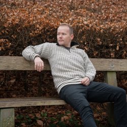 Flot sweater med frsk mnster i 100% uld til mnd