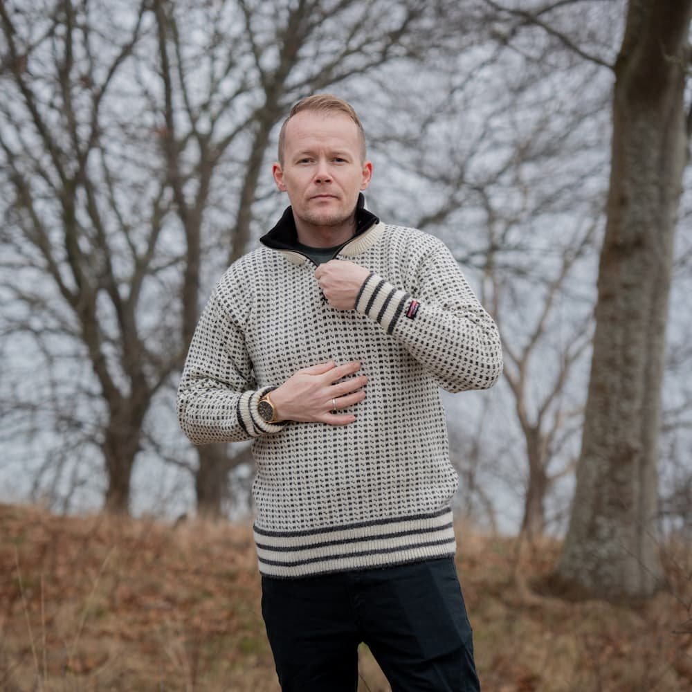 Flot sweater med frsk mnster i 100% uld 