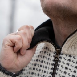 Flot sweater med frsk mnster i 100% uld til mnd