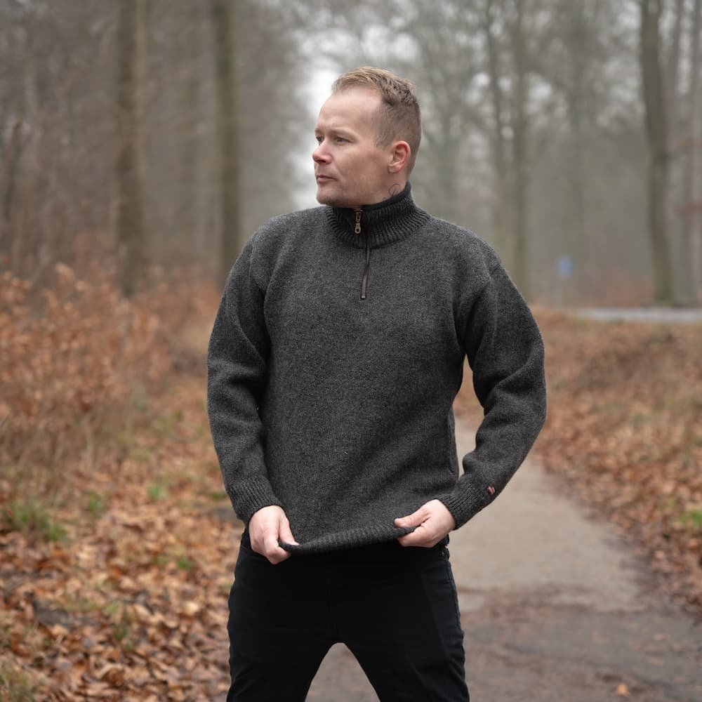 Klassisk norsk sweater i 100% uld i koksgr