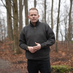 Klassisk norsk sweater i 100% uld i koksgr til mnd 