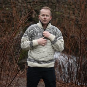Klassisk uldtrje af 100% ren uld med telemarksmnster