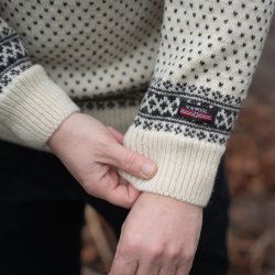 Klassisk uldtrje af 100% ren uld med telemarksmnster