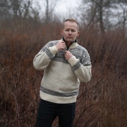 Klassisk uldtrje af 100% ren uld med telemarksmnster