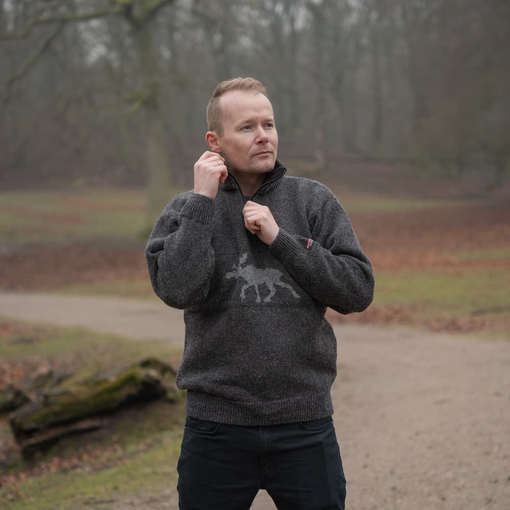 Koks gr uldsweater med elg motiv