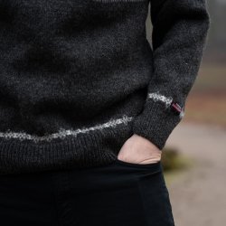 Norsk uldsweater i koks med flot mnster 