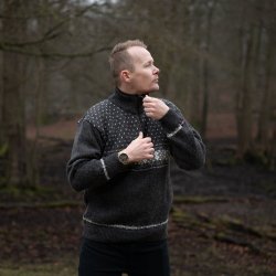 Norsk uldsweater i koks med flot mnster 