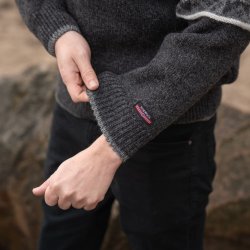 Varm uldtrje i originalt norsk design i 100% ren uld. 