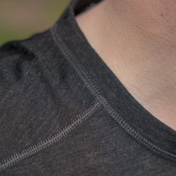 Flot og super bld langrmet t-shirt i 100% merinould