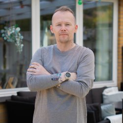 Langrmet t-shirt i 100% ekstra fin og bld merinould