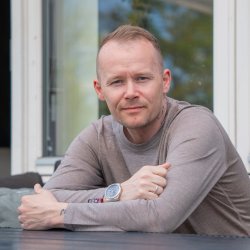 Langrmet t-shirt i 100% ekstra fin og bld merinould