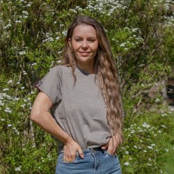 Flot t-shirt i 100% fin kologisk merinould til kvinder