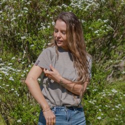 Flot t-shirt i 100% fin kologisk merinould til kvinder