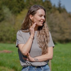 Flot t-shirt i 100% fin kologisk merinould til kvinder