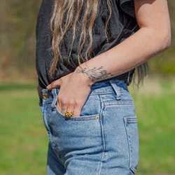 T-shirt med korte rmer til kvinder i 100% merinould, sort melange