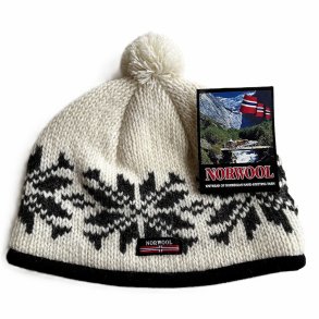 Norsk uldhue med klassisk stjernemnster og kvast 