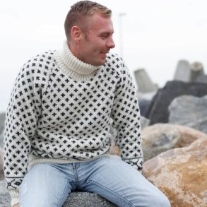 Islandsk sweater af 100% ren uld med rullekrave til mnd