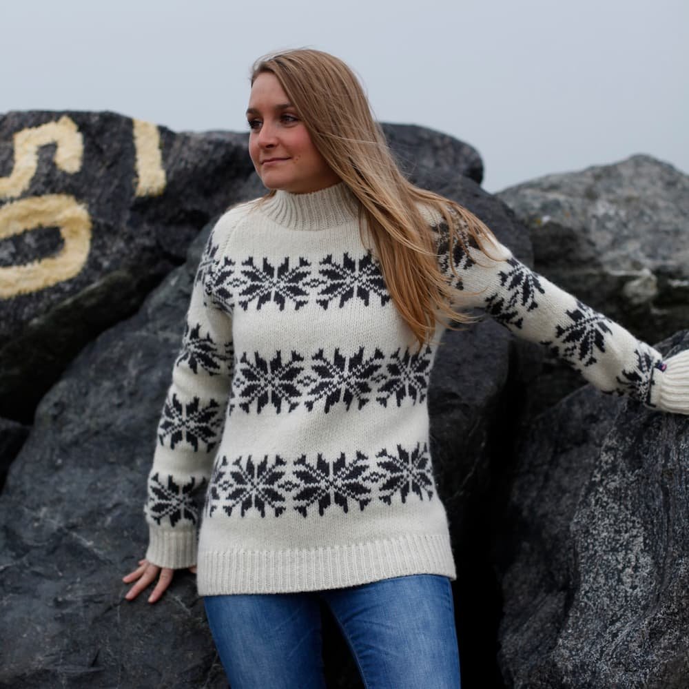Bld islnder sweater i originalt mnster af 100% uld