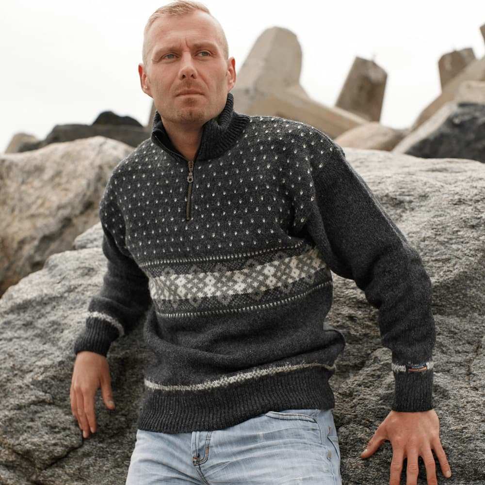 Norsk uldsweater i koks med flot mnster 
