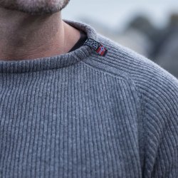 Flot gr JURMO striktrje i 100% uld til mnd - Fra WOOLWEAR of Scandinavia