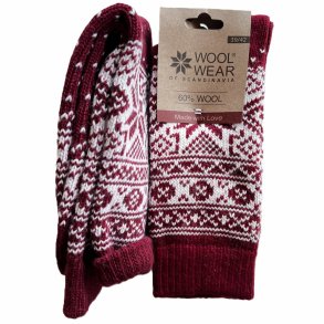 Strikkede sokker med klassisk snefnugmnster