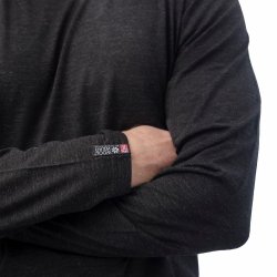 Flot og super bld langrmet t-shirt i 100% merinould