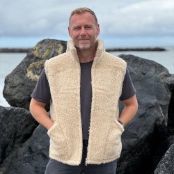 Smart uldvest i merinould lys beige 
