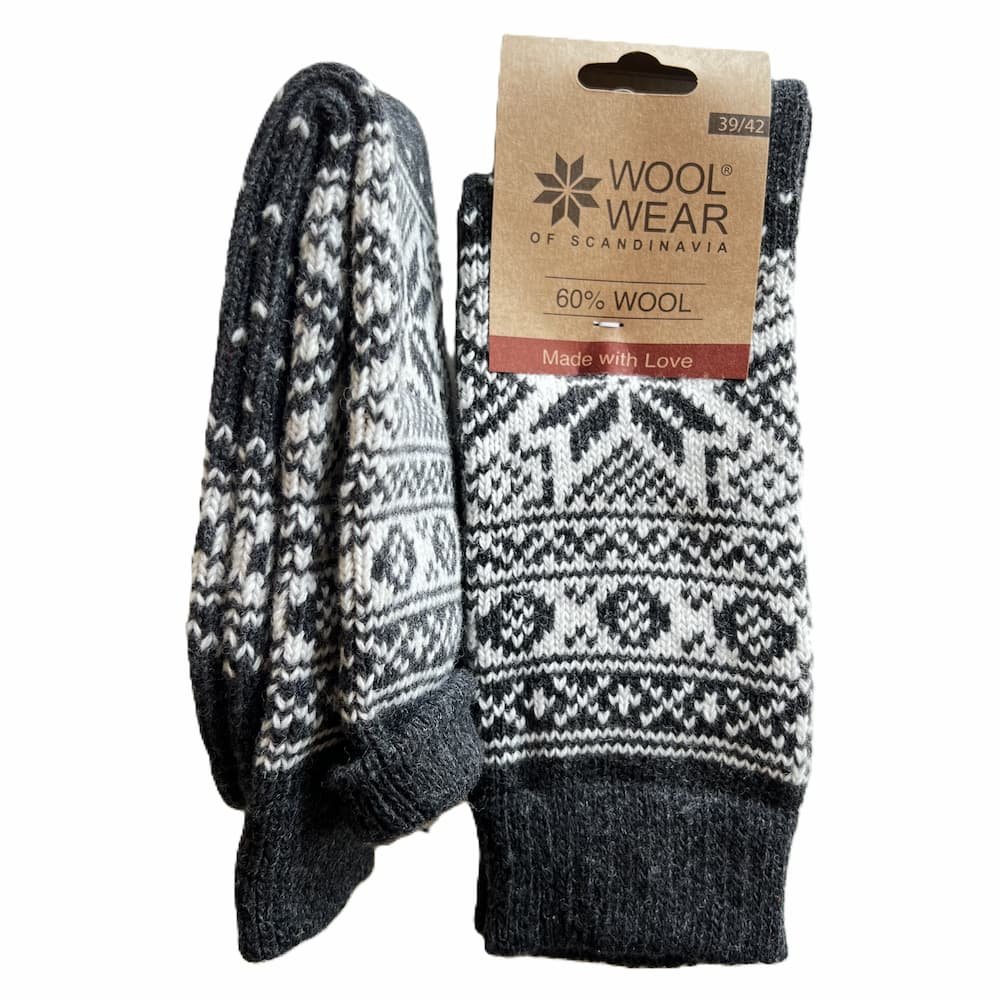 Wollsocken aus 60 % Wolle mit schnem Schneeflockenmuster